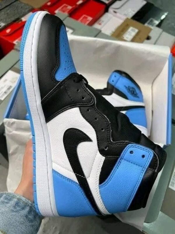 Buy Authentic Nike Shoe Pallets