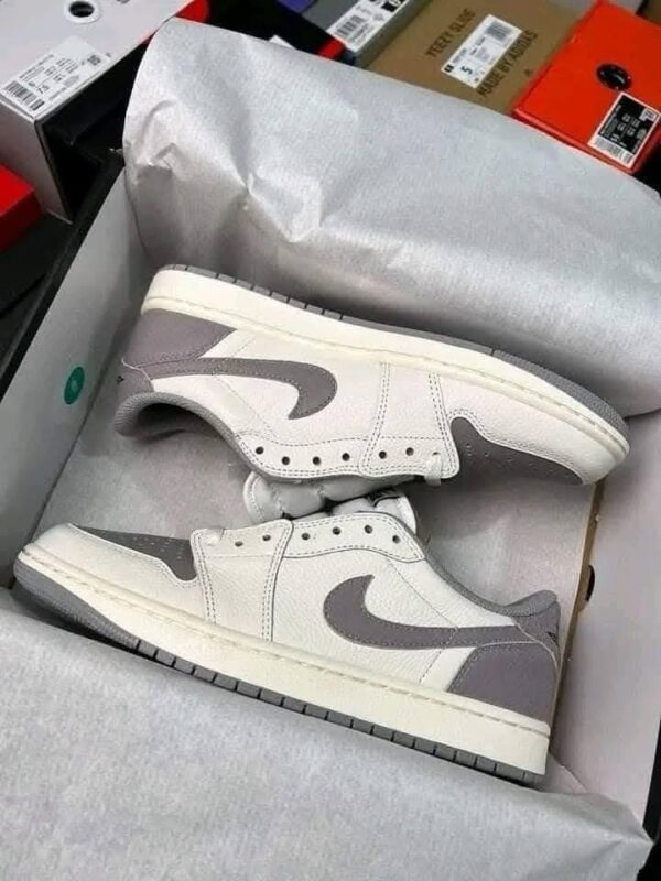 Buy Authentic Nike Shoe Pallets