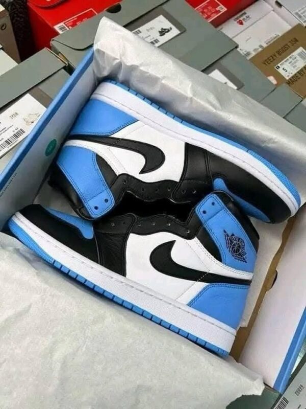 Buy Authentic Nike Shoe Pallets