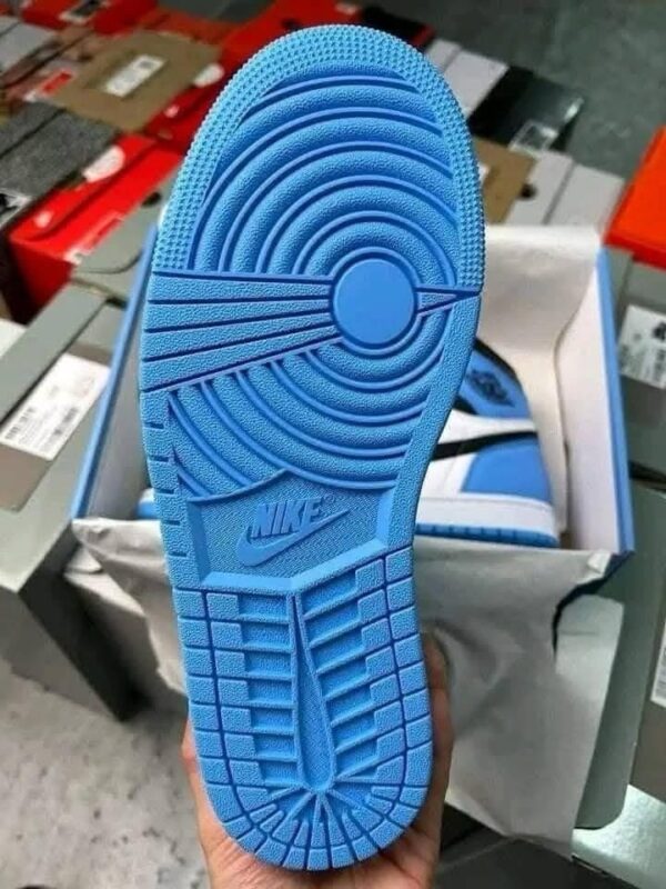 Buy Authentic Nike Shoe Pallets