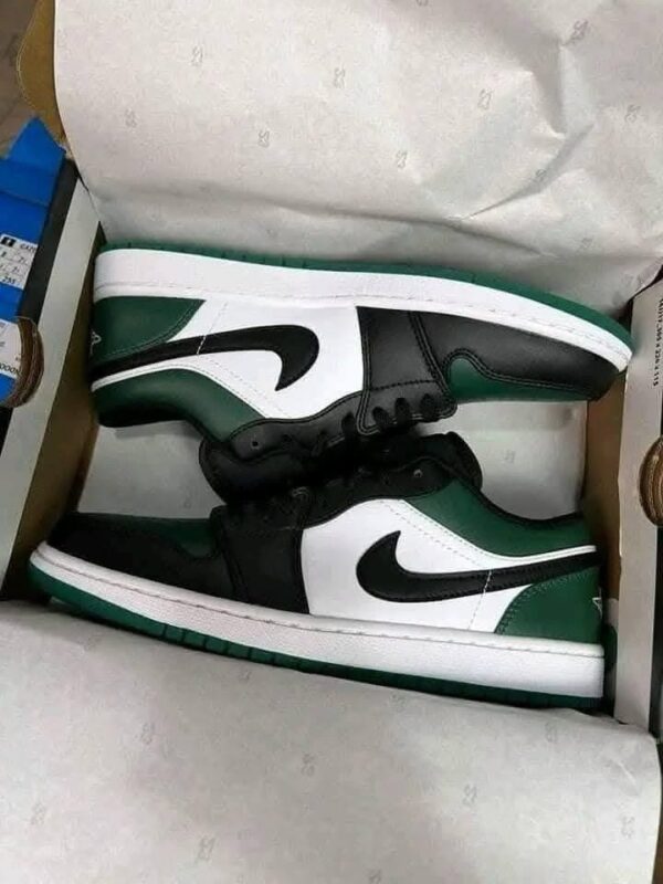 Buy Authentic Nike Shoe Pallets