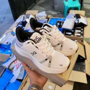 Buy Authentic Trainers Shoe Pallet – 200 Pairs | Bulk Sneakers for Resale