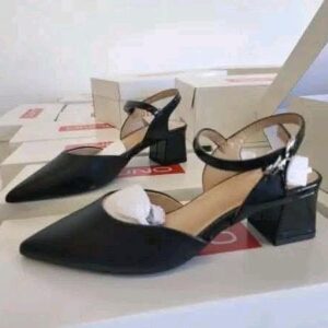Buy Mixed Shoes Pallet for Women – 400 Stylish Pairs for Bulk Resale | Wholesale Footwear